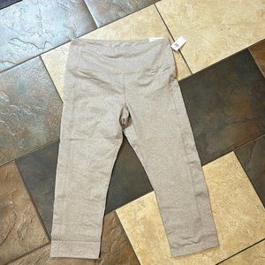 NWT Old Navy Crop leggings Medium